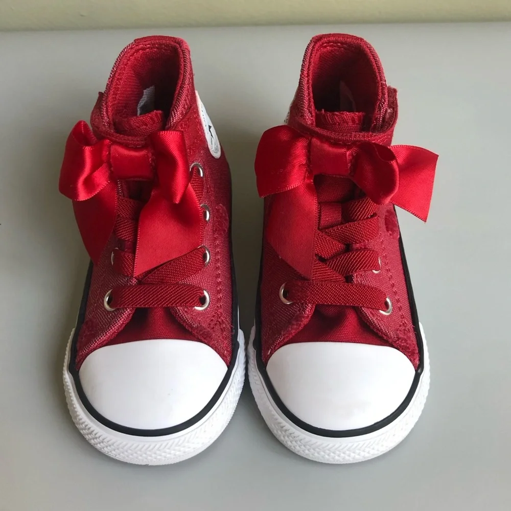 Converse Chuck Taylor All Star Bow Easy On High Top Sneaker Size: US Toddler 6C